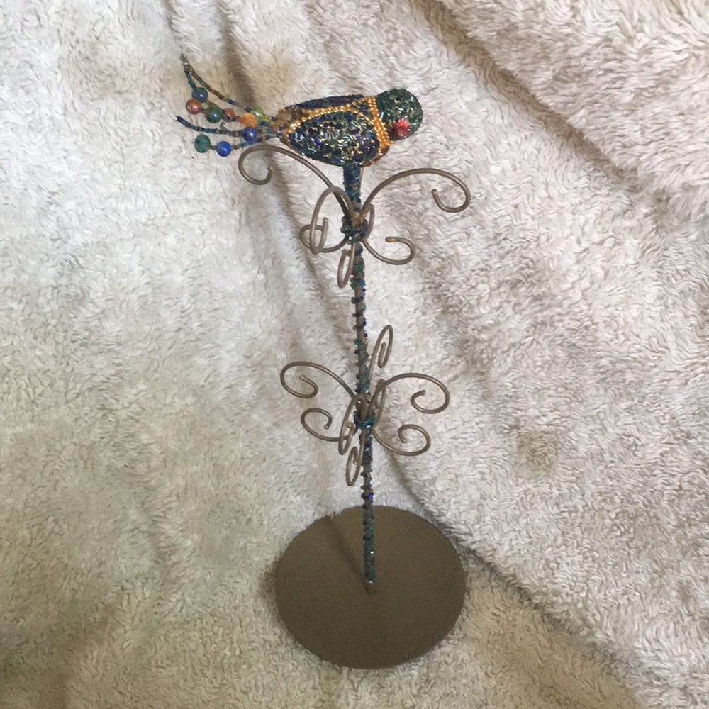 PierOne jewelry stand